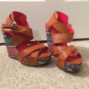 Aztec Print, Camel, Wrap Around Wedges