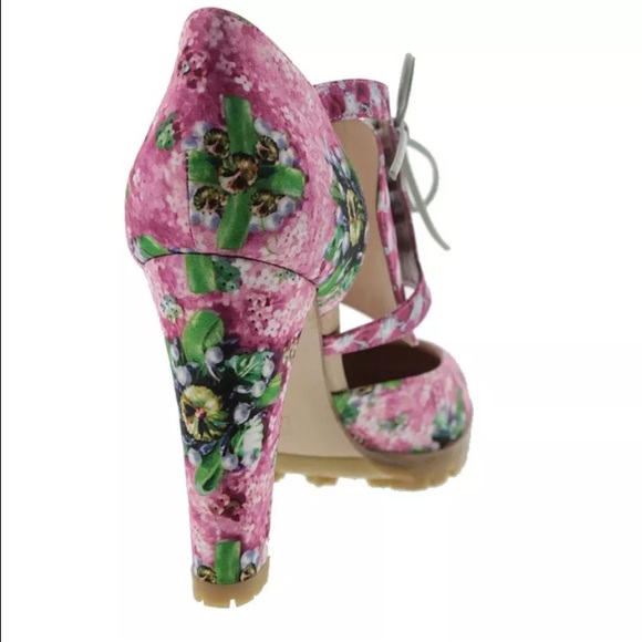 Gianvito Rossi unique floral pumps - Picture 2 of 4