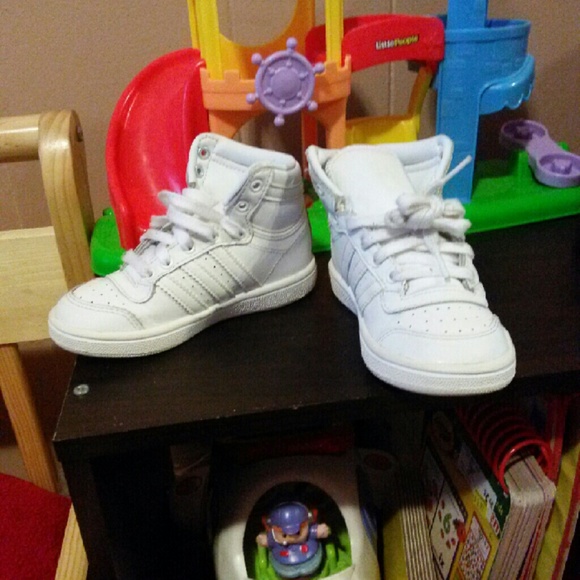 🚫SOLD🚫 Toddler white high top adidas