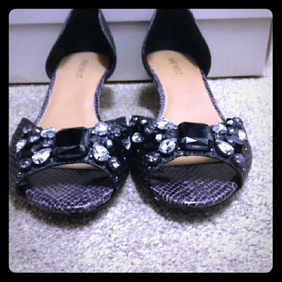 Nine West open toe black flat shoes