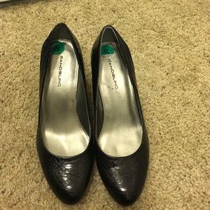 Bandolino black snake print wedges