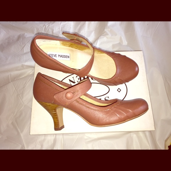 Steve Madden "Clasikal" Mary Jane Shoes Sz. 8.5M
