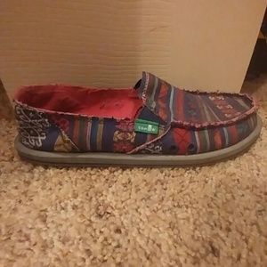 Sanuk slides