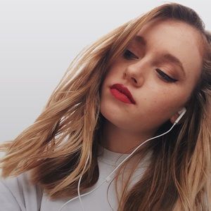 Meet your Posher, Maddie