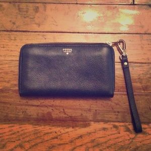 NWT Fossil Leather Wristlet Wallet