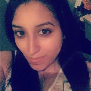 Meet your Posher, Cecilia