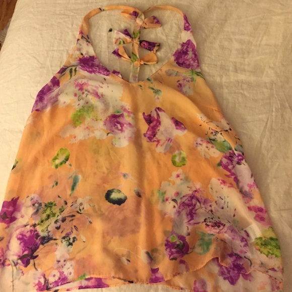 LF floral top with bows. - Picture 2 of 3