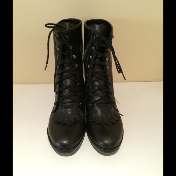 We Who See The Fringe boots 9