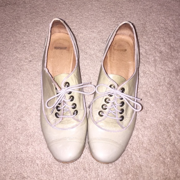 Adorable mint green kitten heels