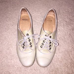 Adorable mint green kitten heels