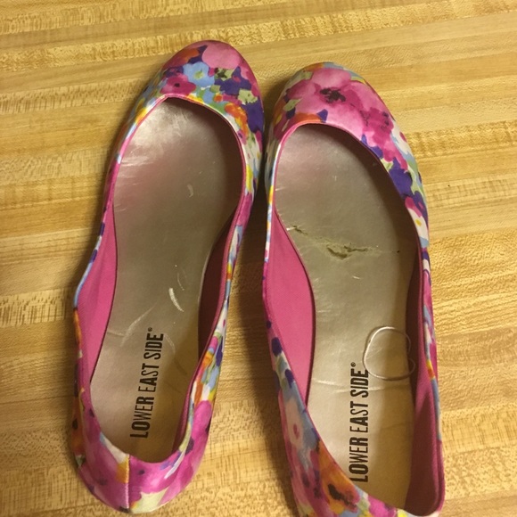 Lower east side floral flats - Picture 1 of 4