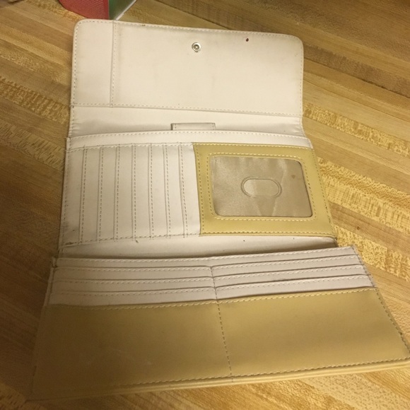 Nine and company wallet - Picture 2 of 3