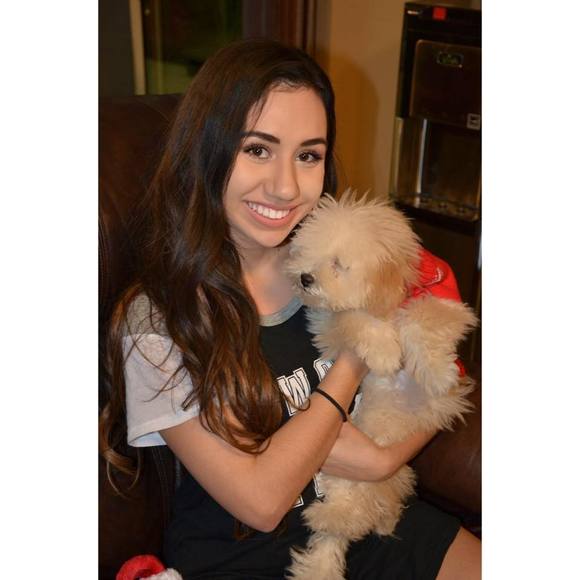 Meet your Posher, Cristina