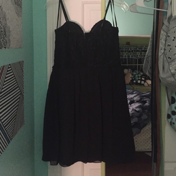 Black sequenced party dress - Picture 2 of 2