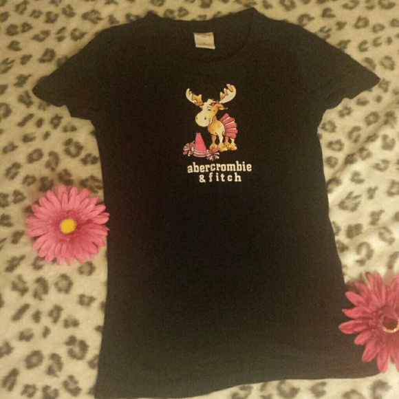Beautiful Abercrombie shorts sleeve logocheer tee