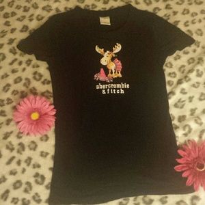 Beautiful Abercrombie shorts sleeve logocheer tee
