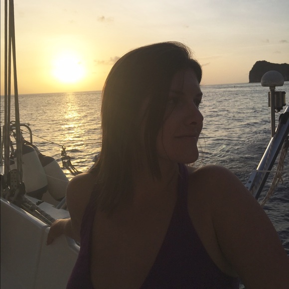 Shop w/confidence, I'm a posh ambassador! - Picture 2 of 2