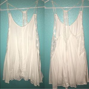 Whit leave detailed dress