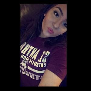 Meet your Posher, Carolina