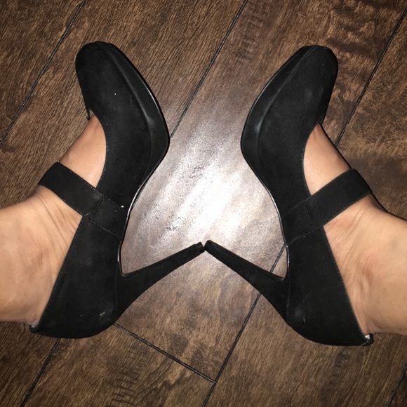 Gianni Bini Suede Pumps