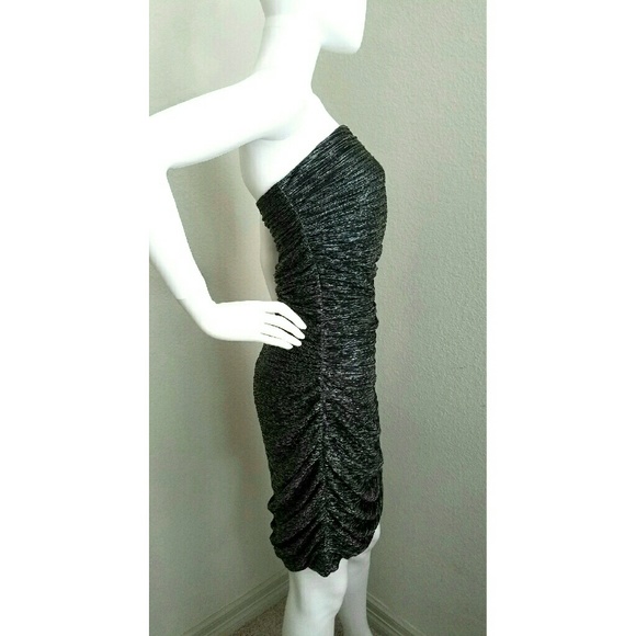 Black and Silver Coquetel Dress - Picture 3 of 4