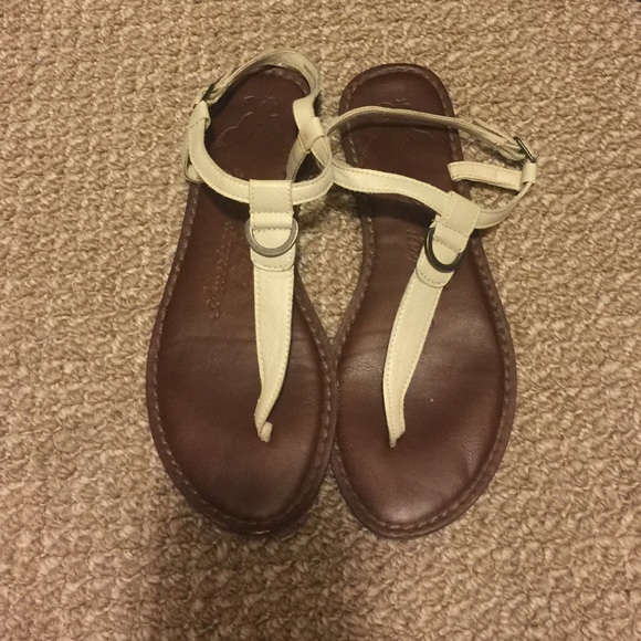 American Eagle Sandals