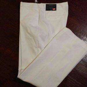 Modern fit trousers