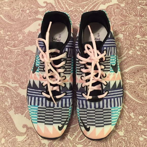 Nike Shoes - Nike Free TR Fit 3