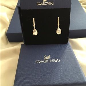 Swarovski dangling earrings