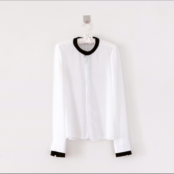 🎄 SALE 🎄 Georgette Blouse w/ Contrast Collar
