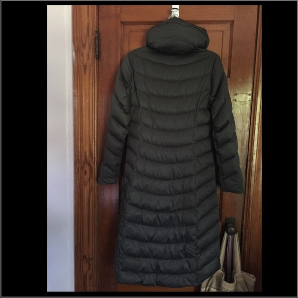 SOLD Patagonia Women's Downtown Parka - Picture 2 of 4