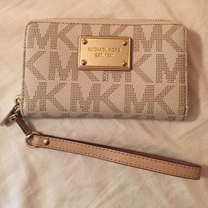 Michael Kors vanilla wallet/wristlet