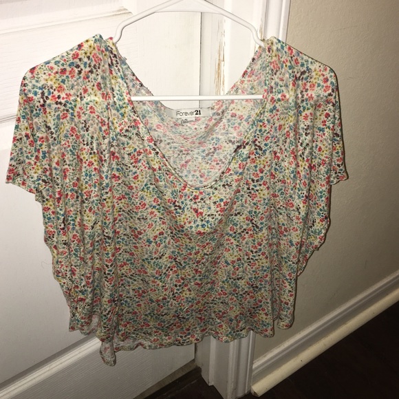 Floral flowy crop top