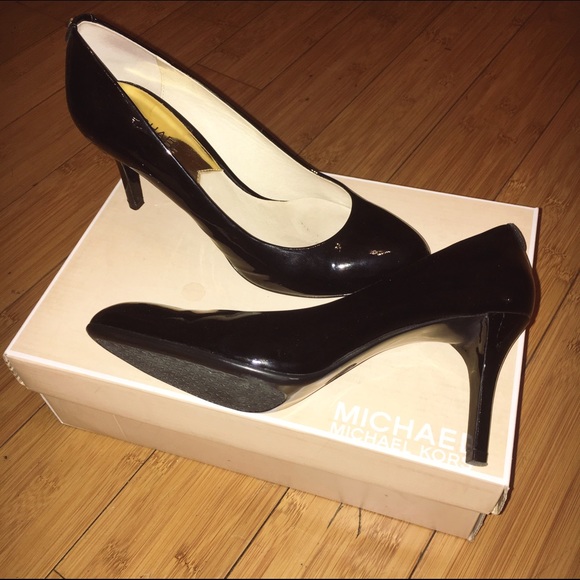 Michael Kors Black Patent Leather Flex Pump