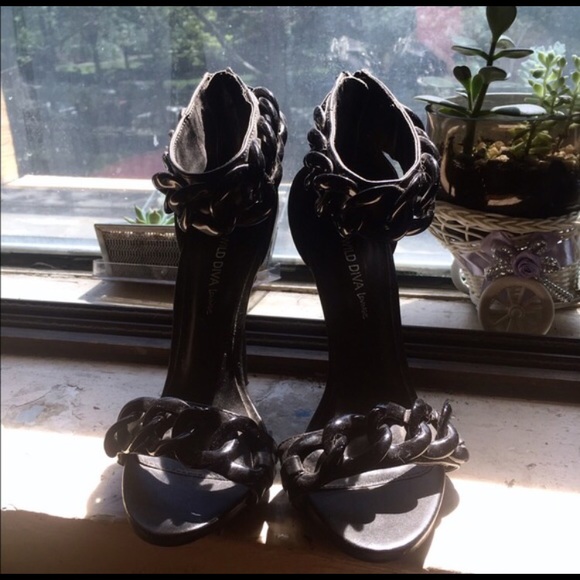 Sexy ankle chain heels
