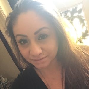 Meet your Posher, Rayna