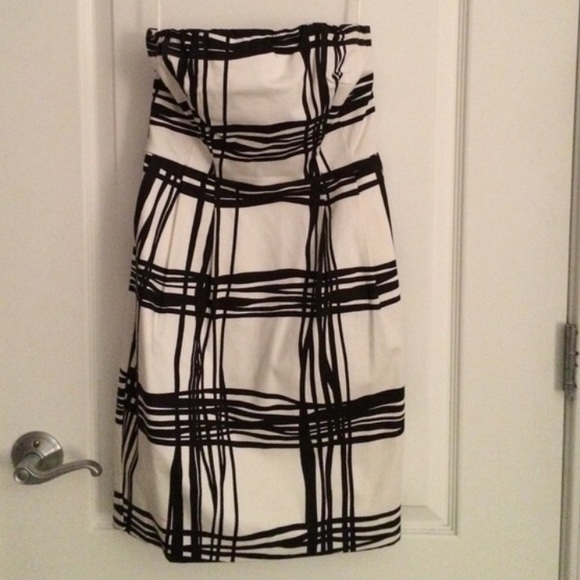 *lowest* Express strapless dress - Picture 3 of 3