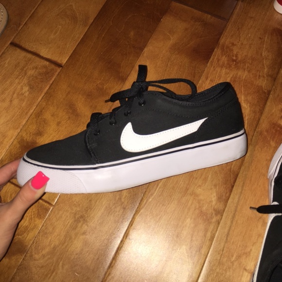 Nike Shoes - Picture 2 of 2