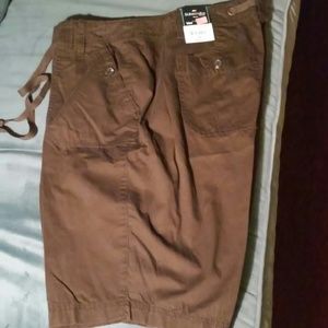 Adorable shorts, zipper front