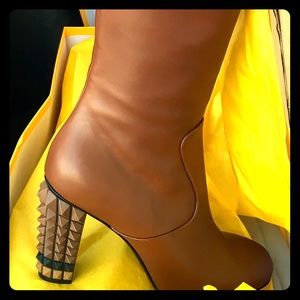 Fendi Stivale Nappa stud heel High Boot in sz 40 Fendi Stivale Nappa stud heel High Boot in sz 40