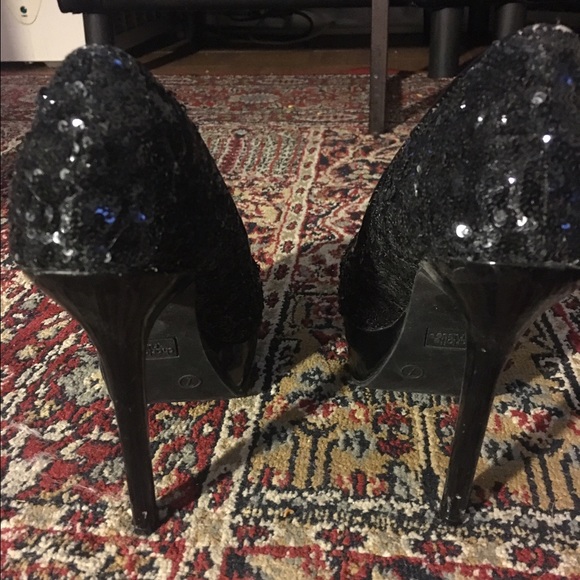 High heels sequence - Picture 3 of 4