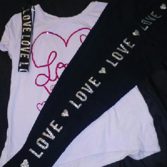 Shirt, pants and the matching headband.