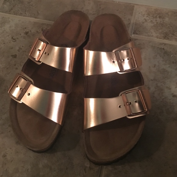 Metallic Gold Birkenstock's in Great Condition