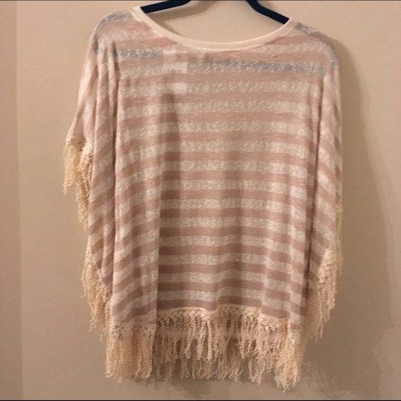 Poncho NWT. Size M. Tan and White.