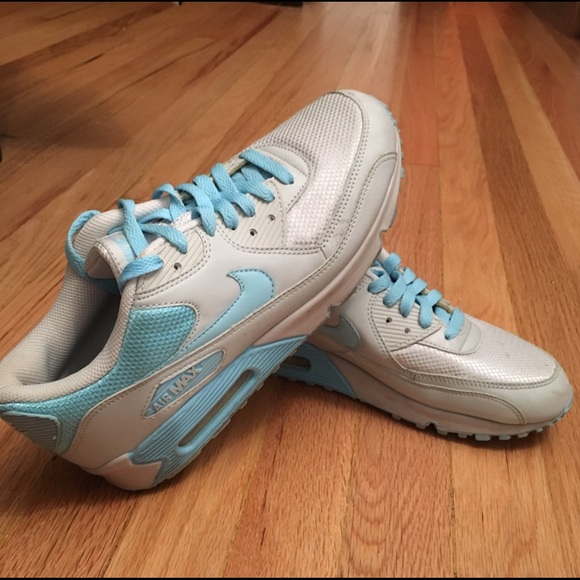 Nike Shoes - Nike Air Max