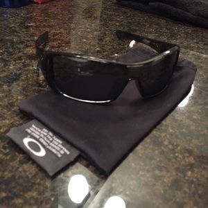 Oakley Antix Polarized Sunglasses - Black Tortoise