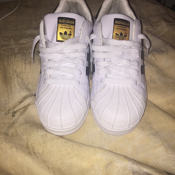 Adidas superstar's