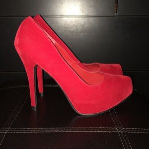 Red high heels ❤️💃🏻