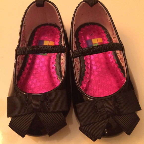 Black dressy shoes