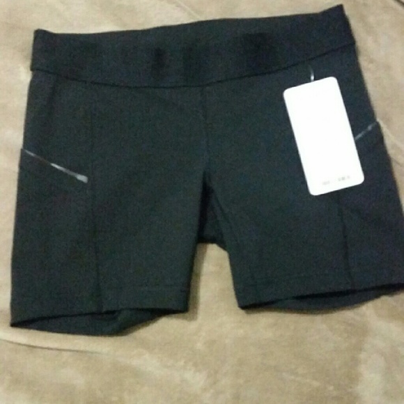 NWT, Lululemon sz 10 "what the sport shorts II"